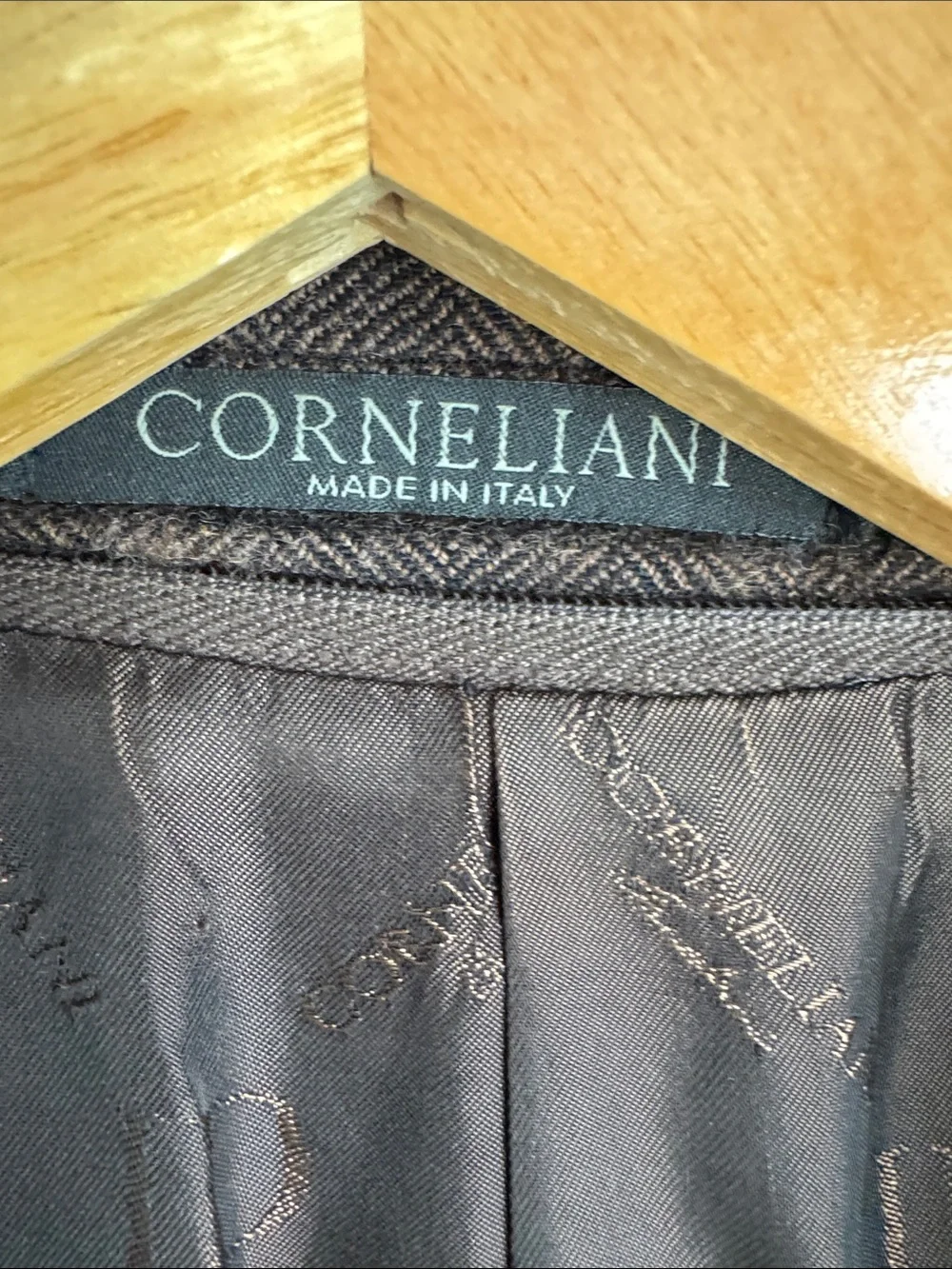 Corneliani ID Men’s Herringbone Blazer 95% wool  5% Cashmere Brown Italy US 46R